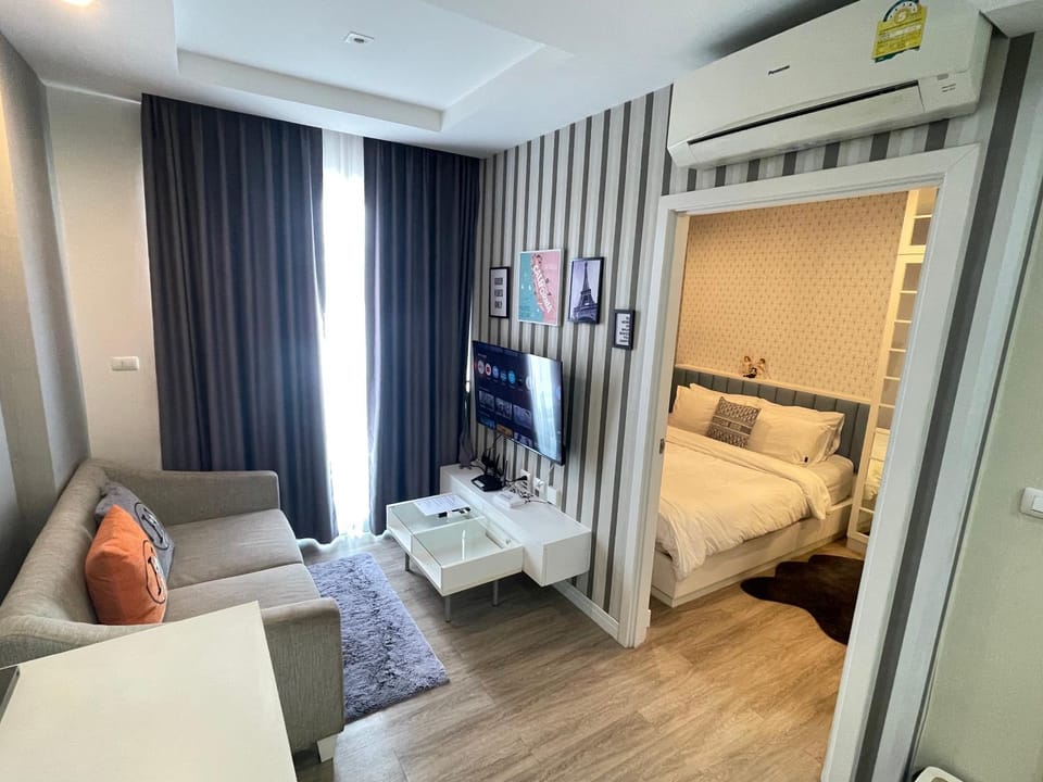 Love on top @ The Blu X bangsaen Apartment in Chon Buri Changwat