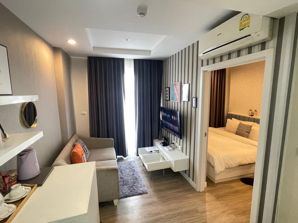 Love on top @ The Blu X bangsaen Apartment in Chon Buri Changwat