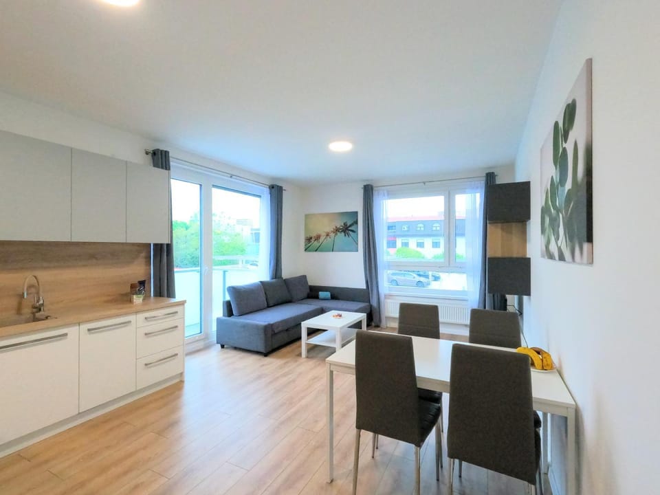 TV and multimedia, Kitchen or kitchenette, Living room, Seating area
