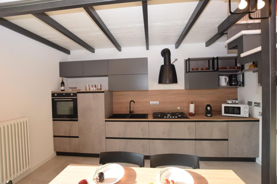 Coffee/tea facilities, Kitchen or kitchenette, Dining area, dishwasher, minibar, pet friendly, toaster