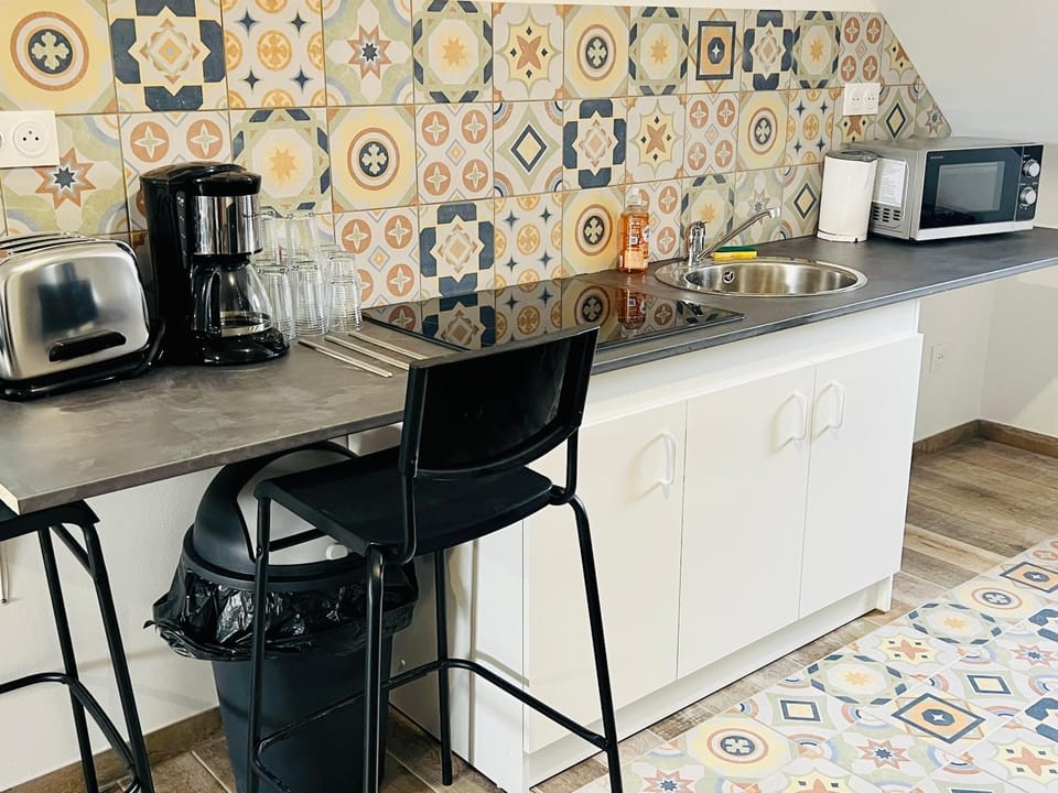 Coffee/tea facilities, Kitchen or kitchenette, Dining area, minibar, pet friendly, stove, toaster