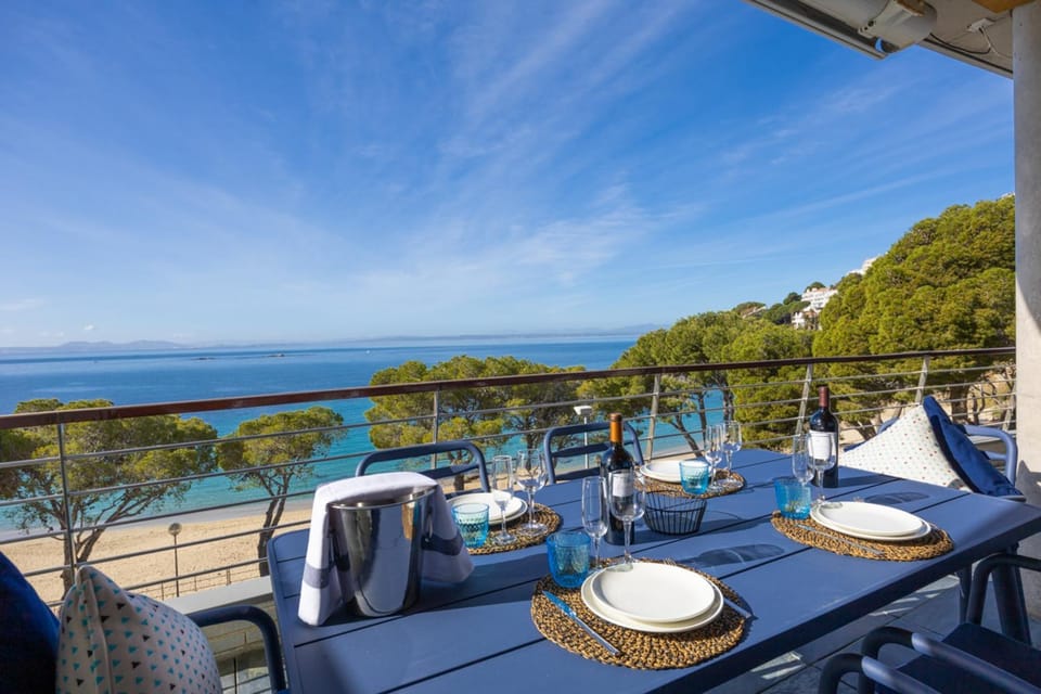 View (from property/room), Balcony/Terrace, Sea view