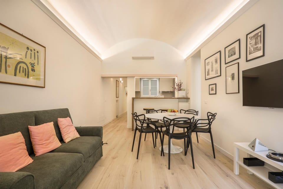 TV and multimedia, Kitchen or kitchenette, Living room, Dining area