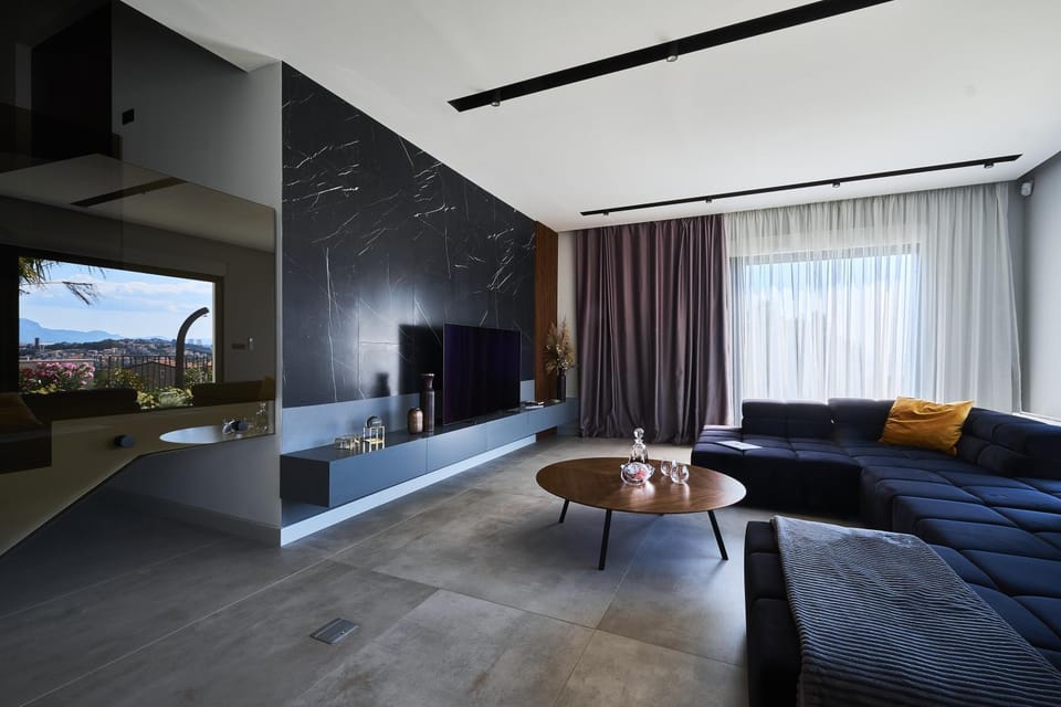 Communal lounge/ TV room, TV and multimedia, Living room, Seating area, Evening entertainment