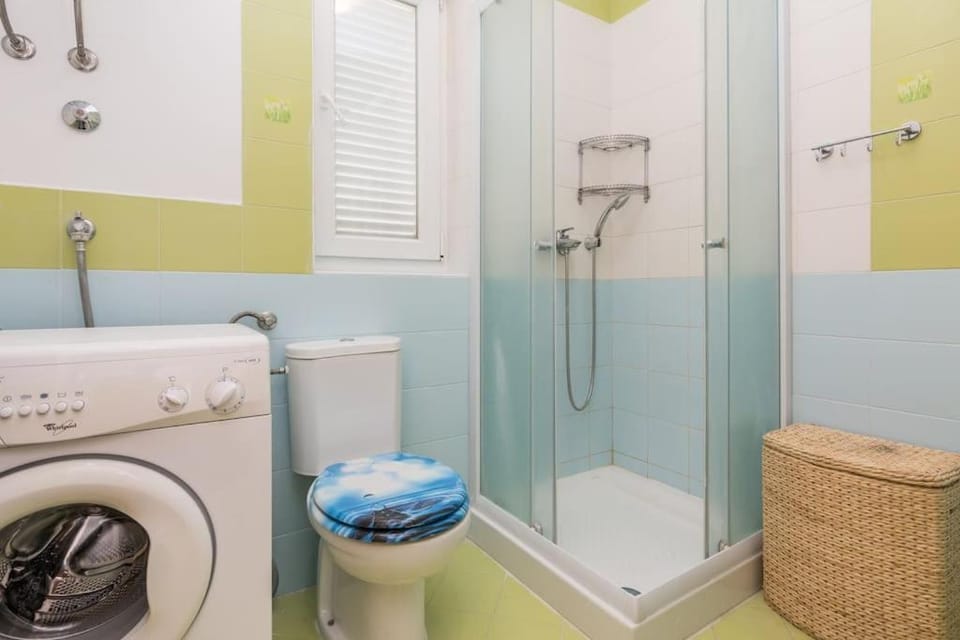 Rogina 1. sea view apartment Apartment in Novalja