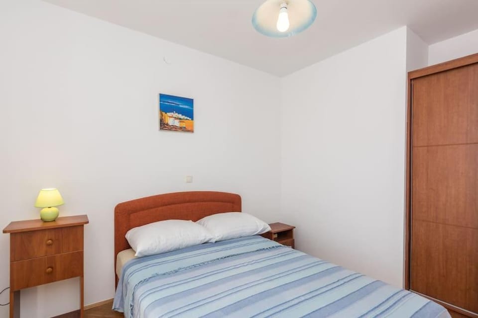 Rogina 1. sea view apartment Apartment in Novalja