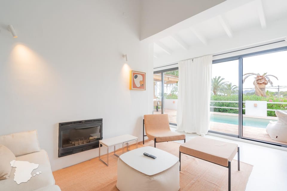 Communal lounge/ TV room, Living room
