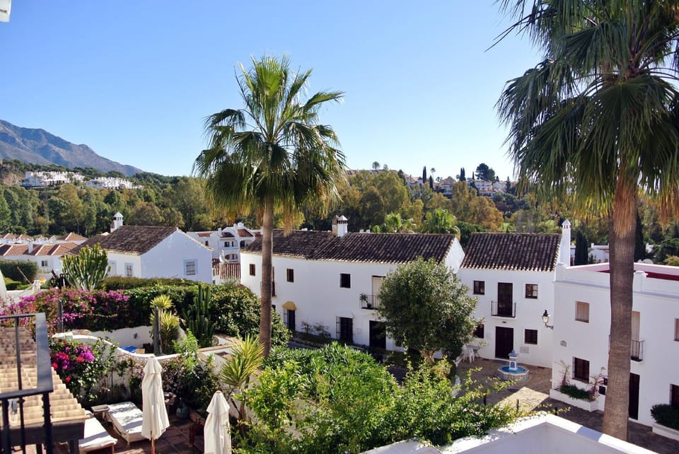Neighbourhood, Garden view, Mountain view