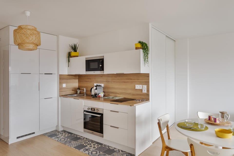 Kitchen or kitchenette