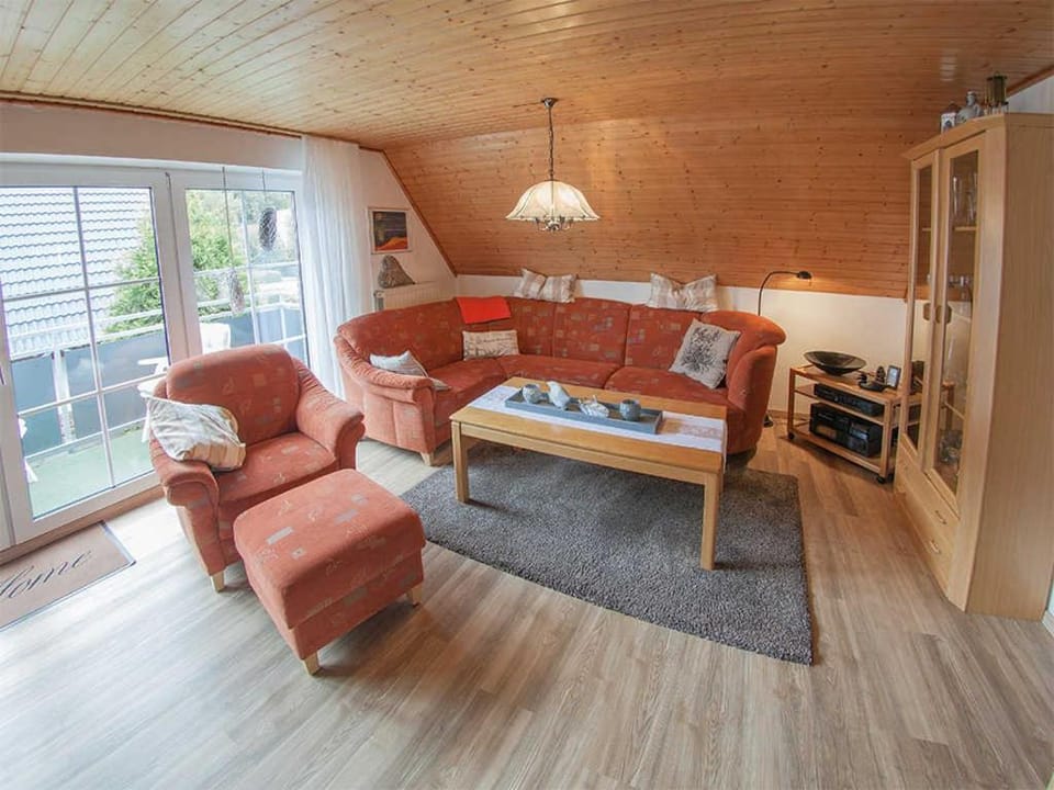 Photo of the whole room, Seating area