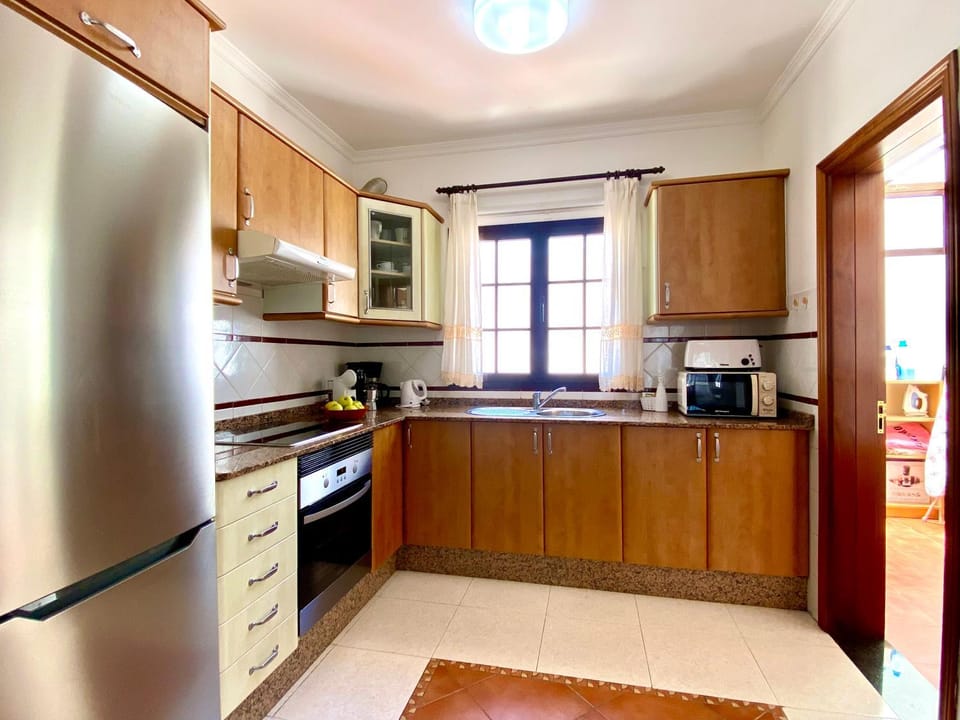 Kitchen or kitchenette, minibar, pet friendly, stove, toaster