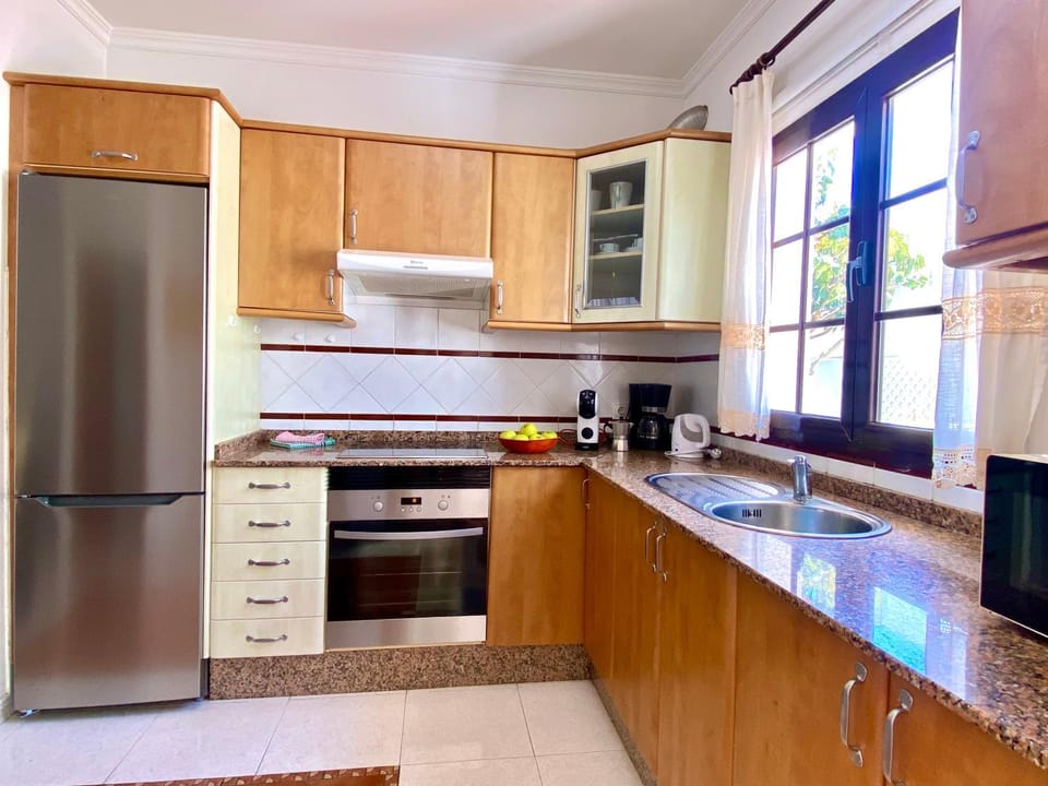 Coffee/tea facilities, Kitchen or kitchenette, minibar, pet friendly, stove, toaster