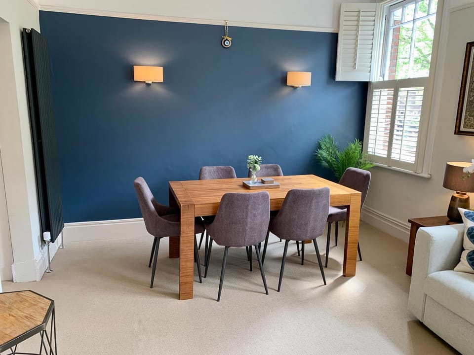 Living room, Seating area, Dining area