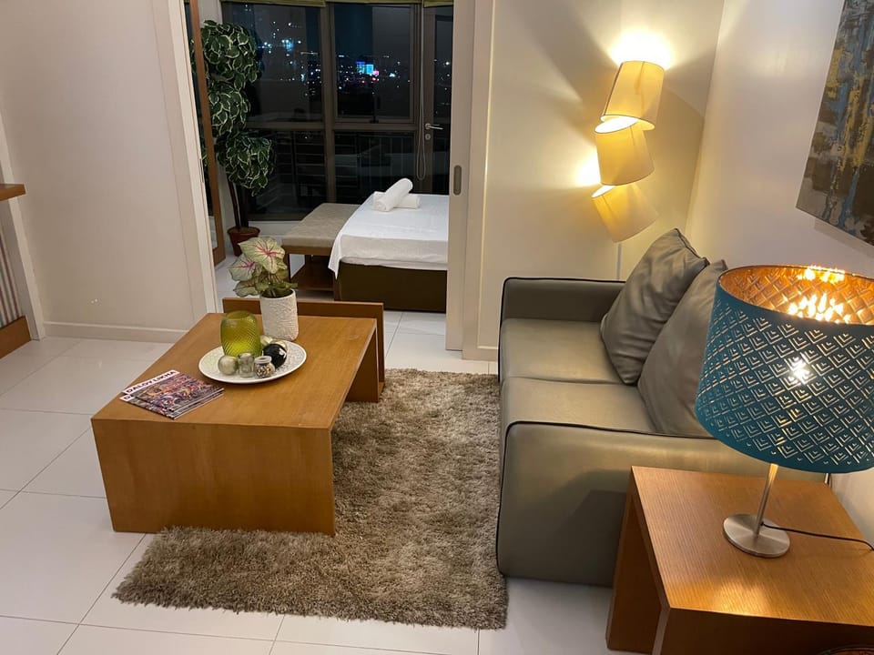 Fabulous Skyline KL Greenbelt Makati Apartment in Pasay