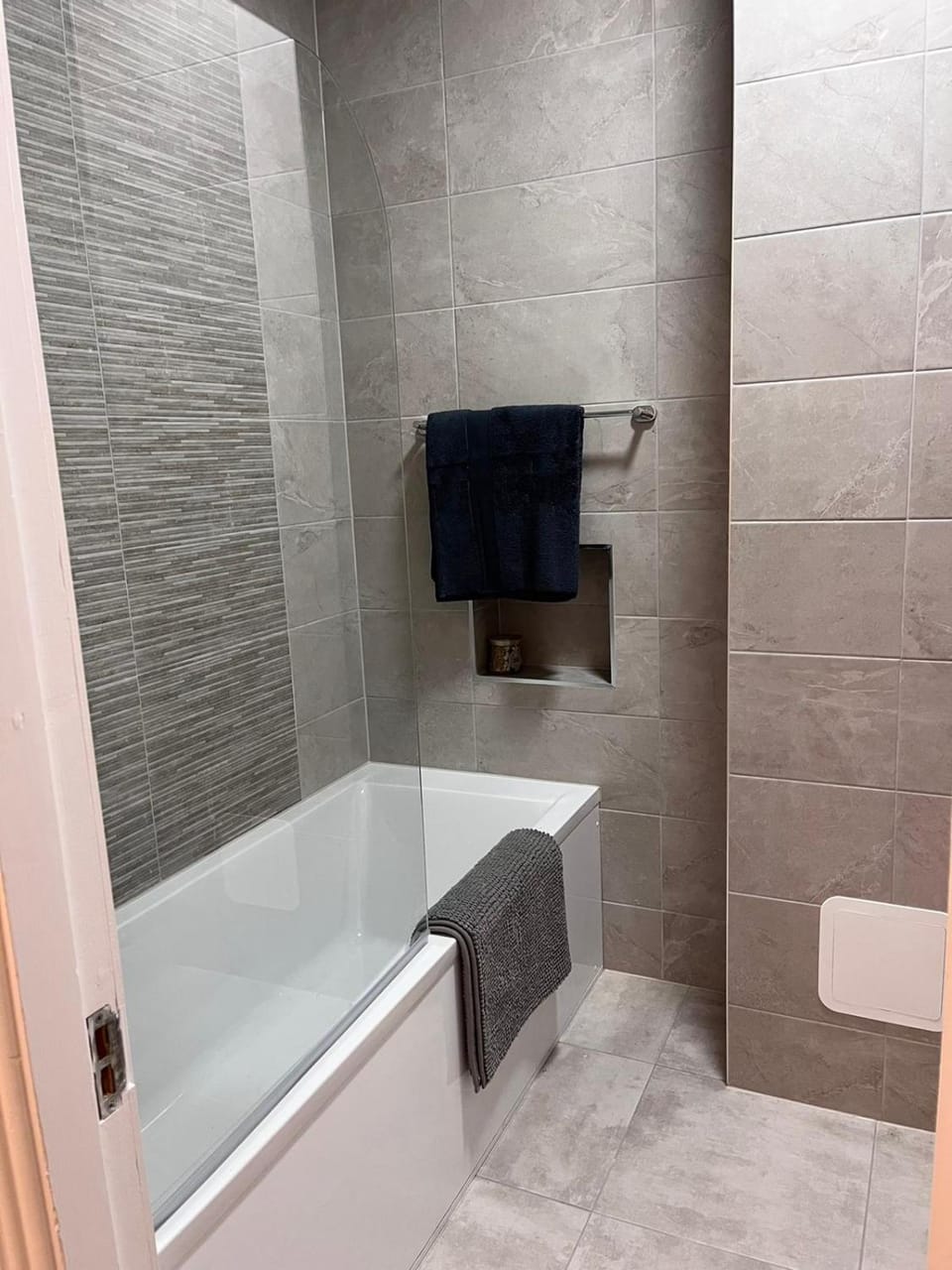 2 Bed Gated Apartment Westport 15 The Anchorage The Quay F28 V342 Apartment in County Mayo