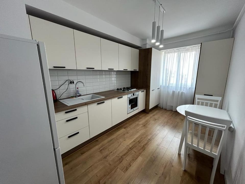 Kitchen or kitchenette, Dining area, dishwasher, minibar, oven, pet friendly, stove