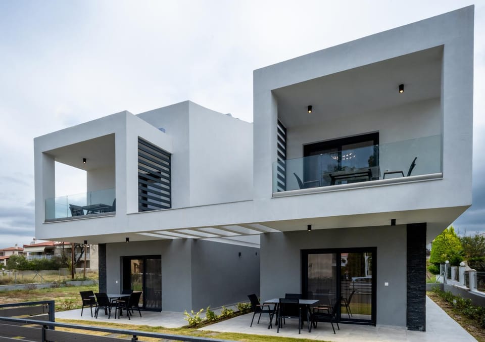Property building, Garden, Balcony/Terrace