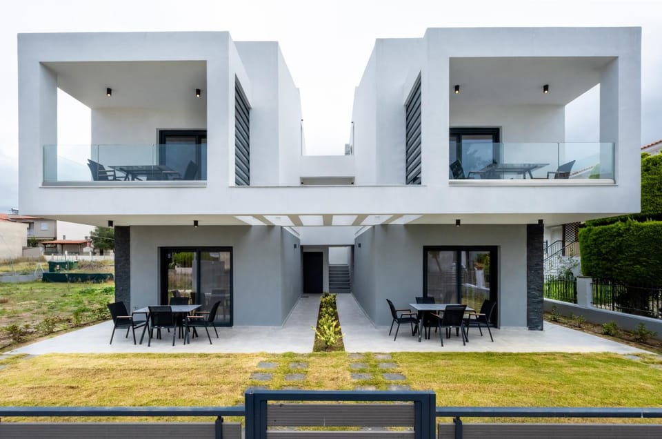 Property building, Balcony/Terrace