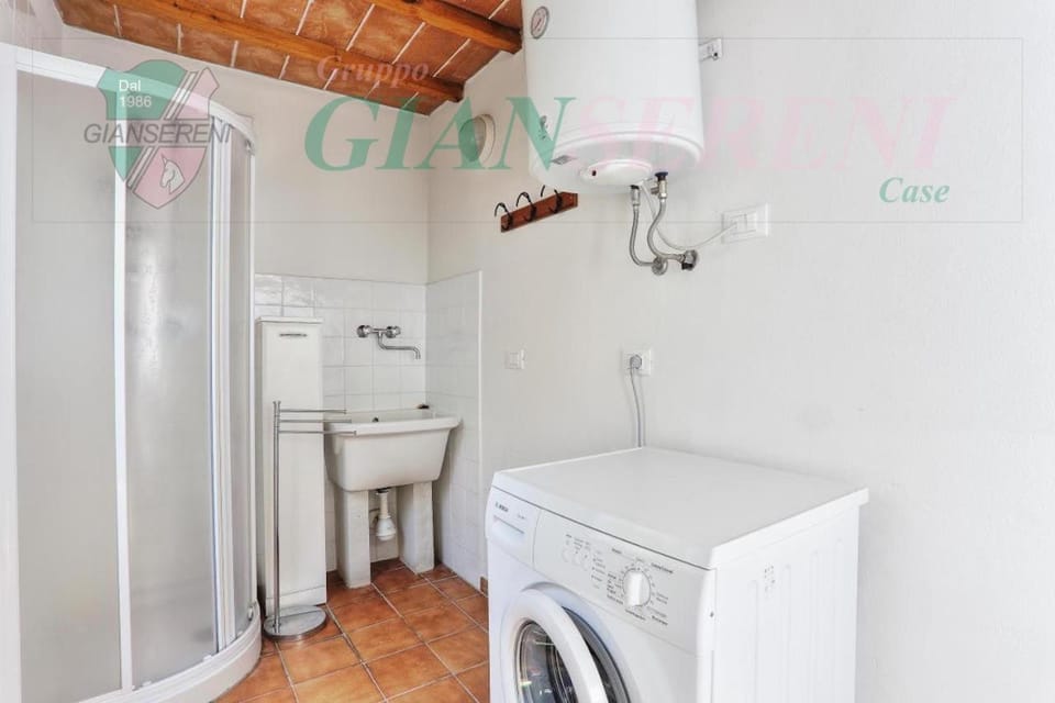 Bathroom, washing machine