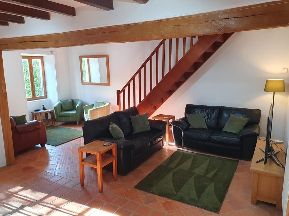 Communal lounge/ TV room, TV and multimedia, Living room, fireplace, heating
