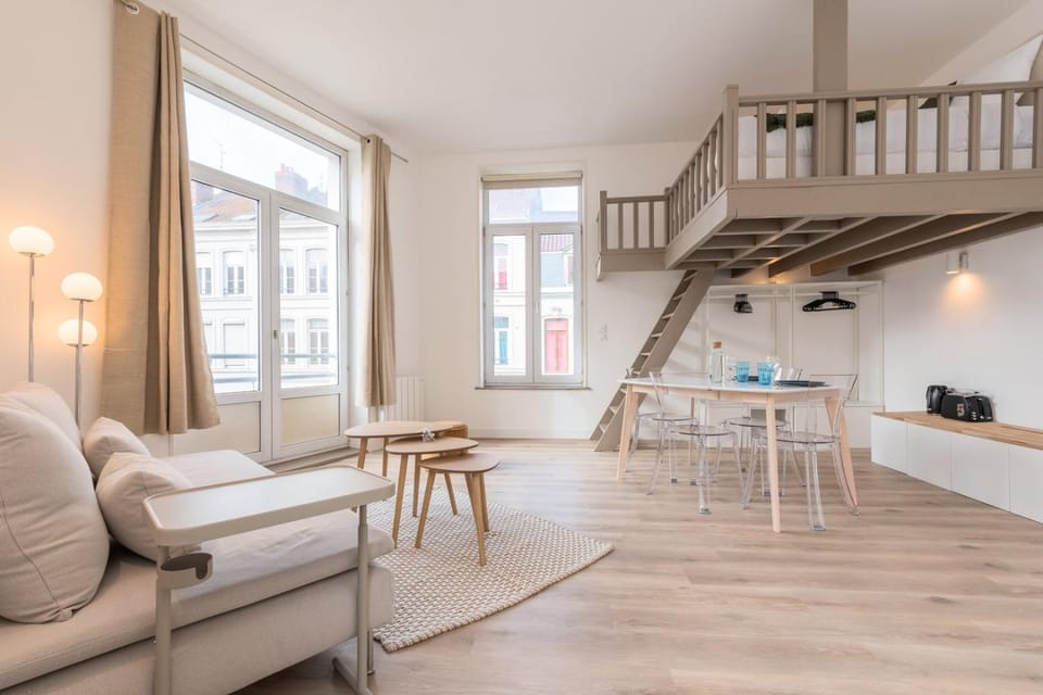Spacious and bright studio in the center. Apartment in Lille