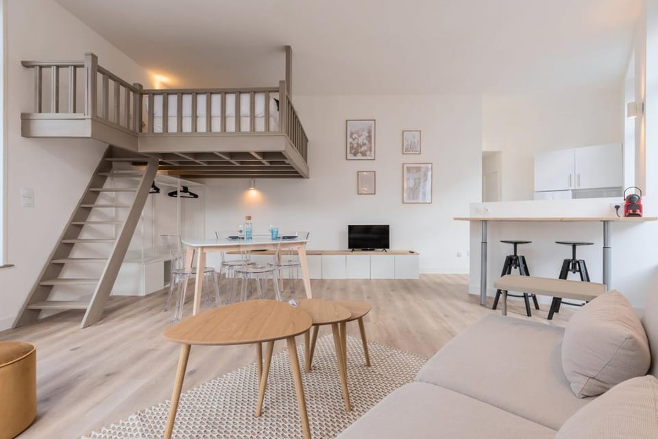 Spacious and bright studio in the center. Apartment in Lille