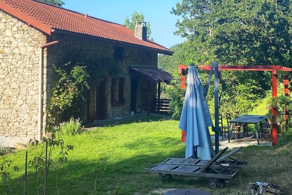 Charme et calme dans une bergerie du XVII ème House in Urrugne
