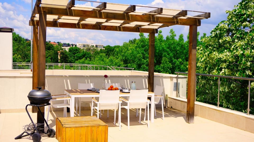 BBQ facilities, View (from property/room), Balcony/Terrace