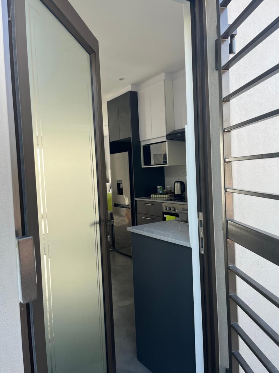 Facade/entrance, Kitchen or kitchenette, oven, stove