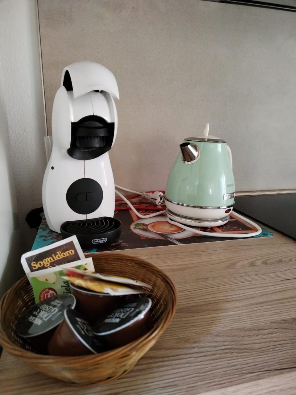 Coffee/tea facilities, Kitchen or kitchenette, Breakfast