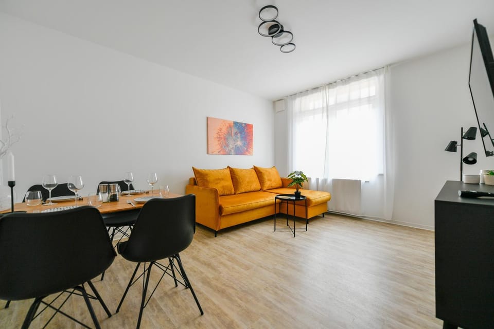 Communal lounge/ TV room, Living room, Dining area