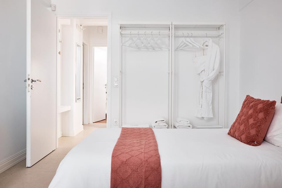 Bed, Photo of the whole room, Bedroom, towels, wardrobe