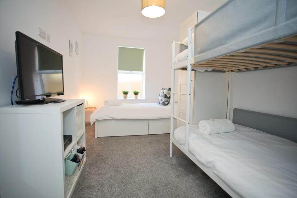 Bed, Bedroom, bunk bed