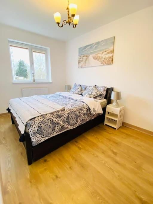 Family Relax in the Seaside Town with Parking House in Hastings