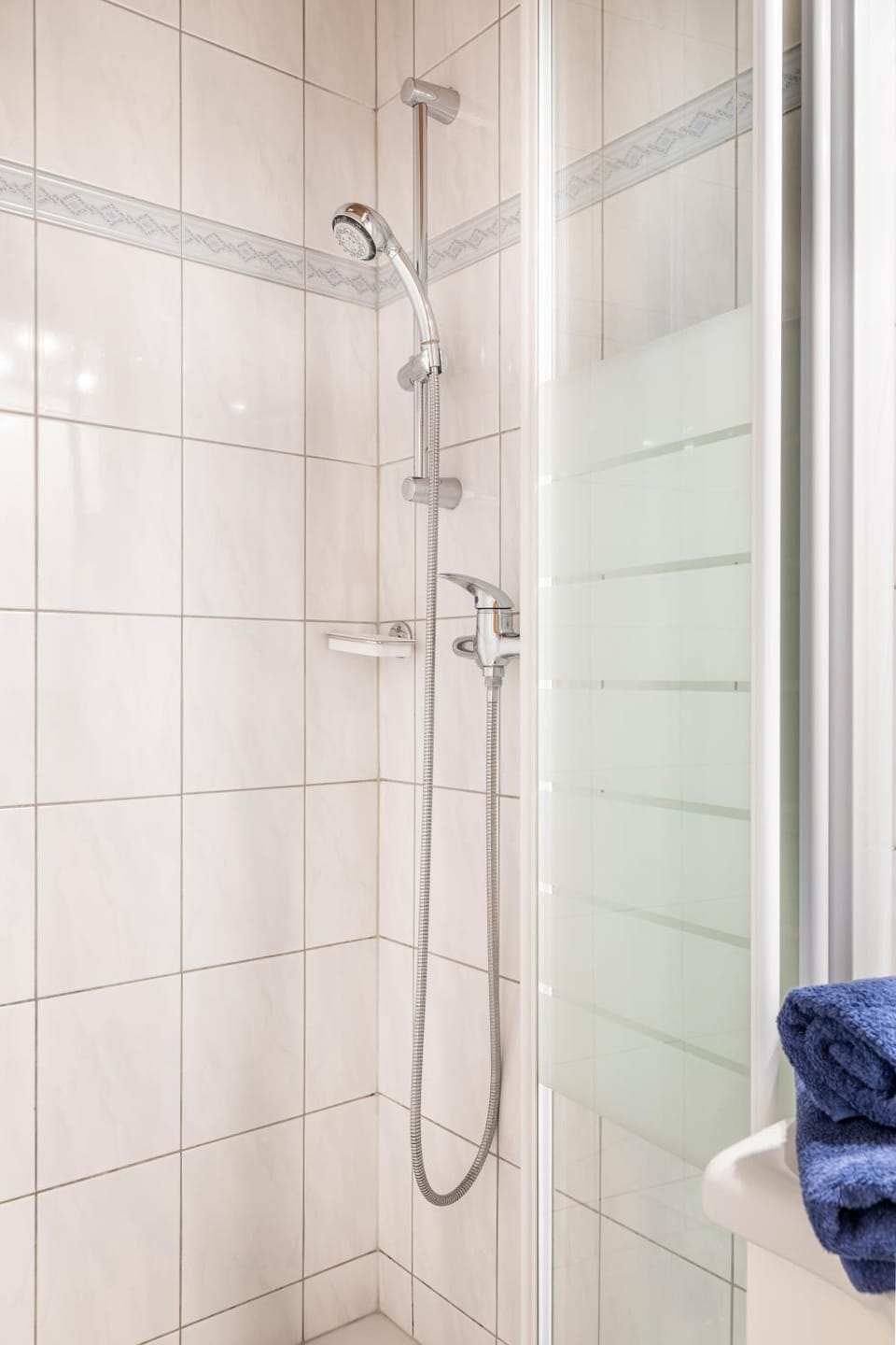 Shower, Bathroom, towels