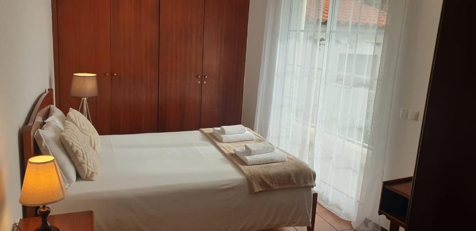 Bed, Photo of the whole room, Bedroom, towels, wardrobe