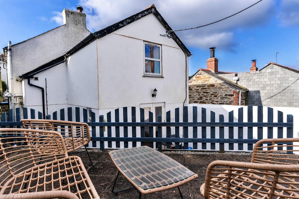 Property building, Patio, Off site, Day