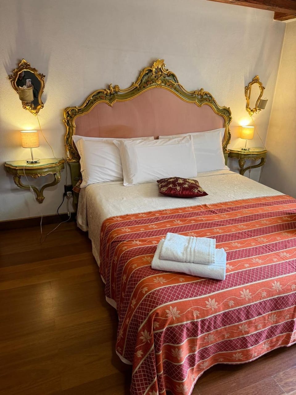 1 Ca'del Traghetto Family Apartment Apartment in San Marco