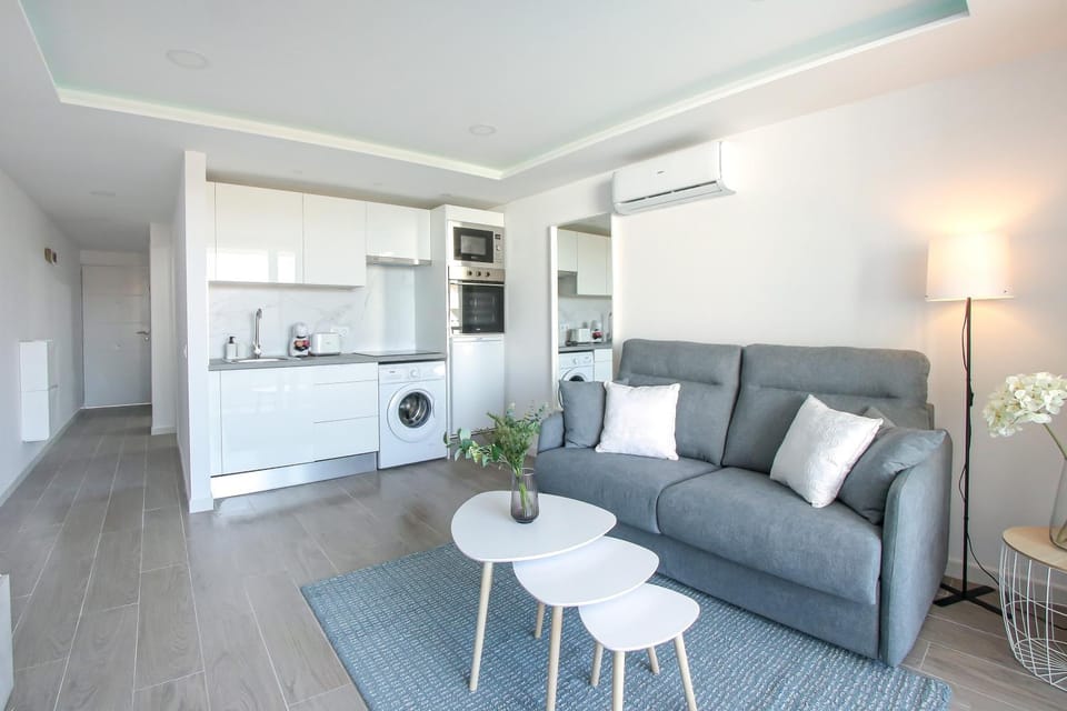 Living room, Seating area, air conditioner, air conditioner