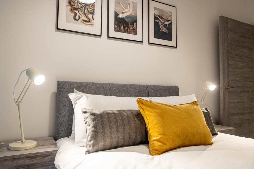 Apartments in Peterborough City Centre - Bayard Plaza Apartment in Huntingdonshire District