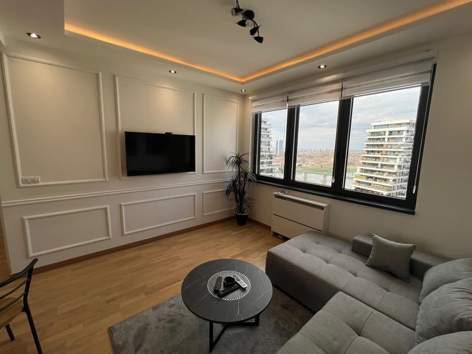Communal lounge/ TV room, TV and multimedia, Living room, Seating area, Evening entertainment