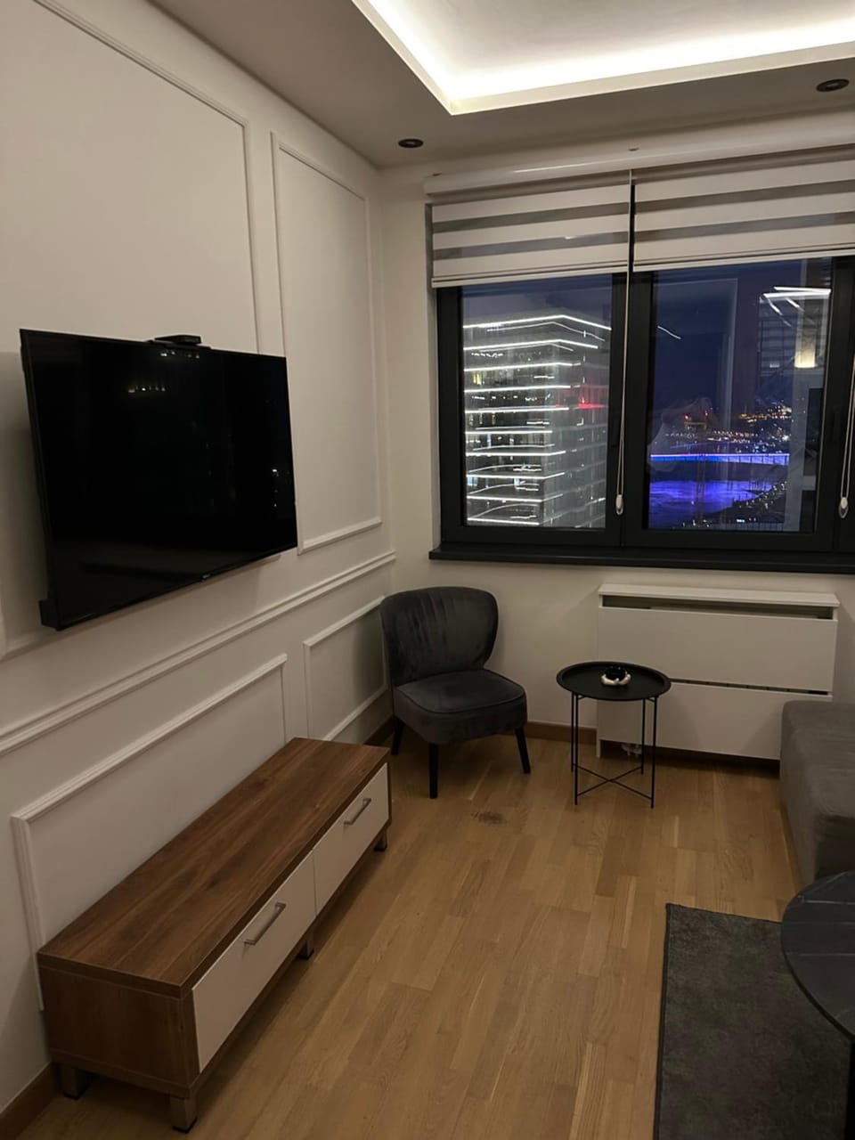 Communal lounge/ TV room, TV and multimedia, Living room, Seating area, Evening entertainment