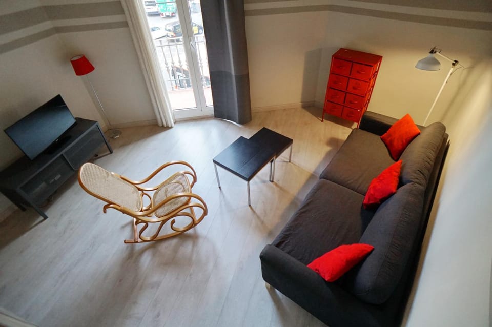 Living room, Seating area