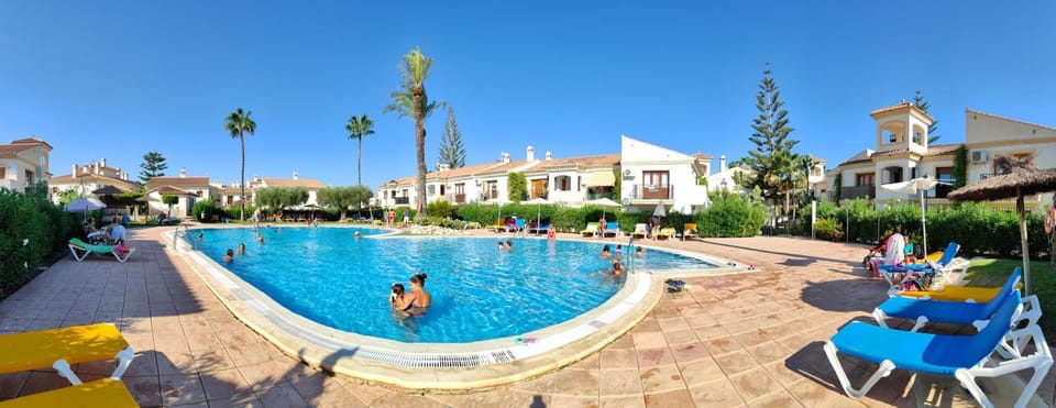 Swimming pool, Swimming pool