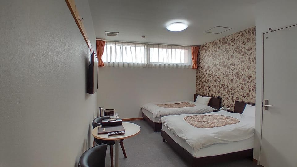 Bedroom, towels