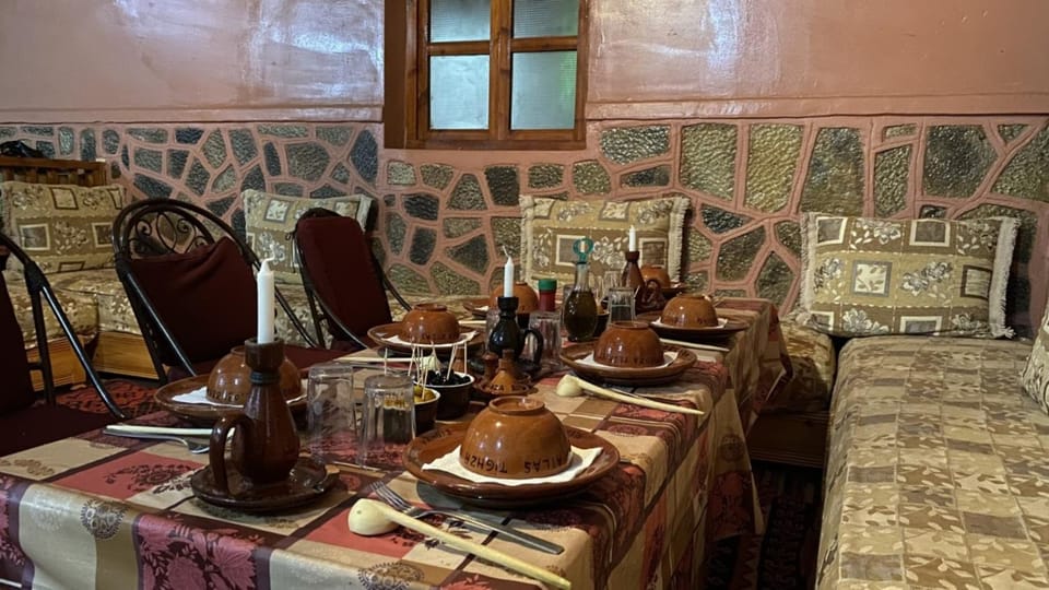 Restaurant/places to eat, Food and drinks, Dining area, Food, Meals, Breakfast, Lunch, Dinner, Family