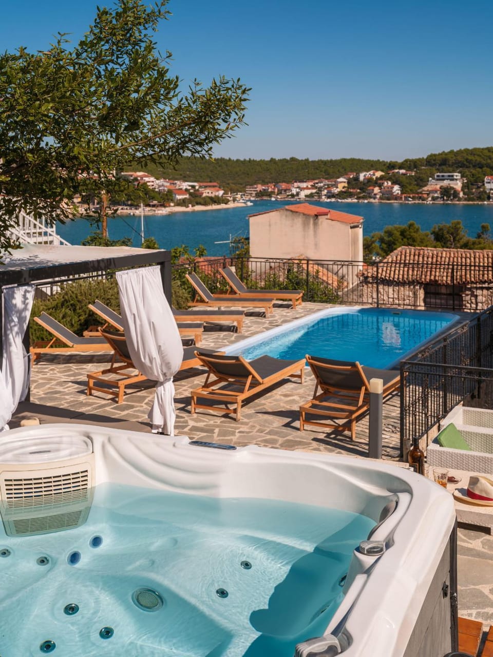 Patio, Day, Natural landscape, Hot Tub, View (from property/room), Balcony/Terrace, Pool view, Swimming pool, sunbed