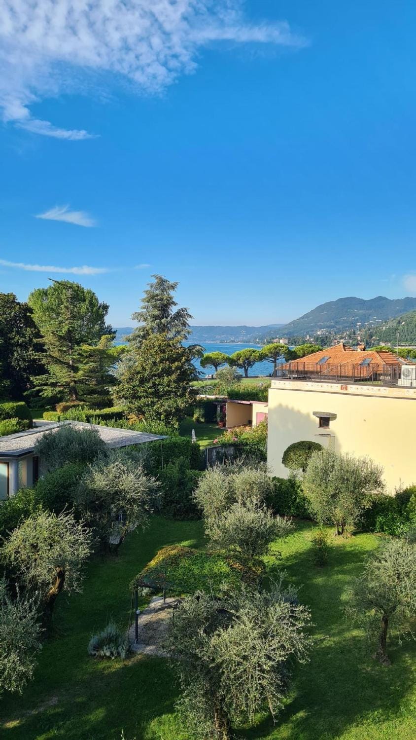 Garden, Garden view, Lake view