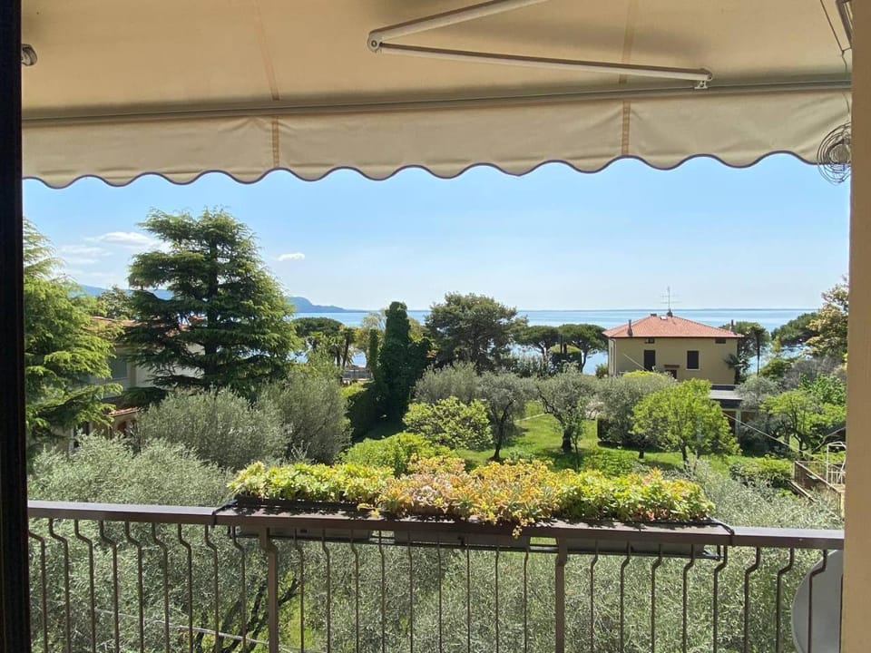 Day, Natural landscape, Garden, View (from property/room), Balcony/Terrace, Garden view, Mountain view