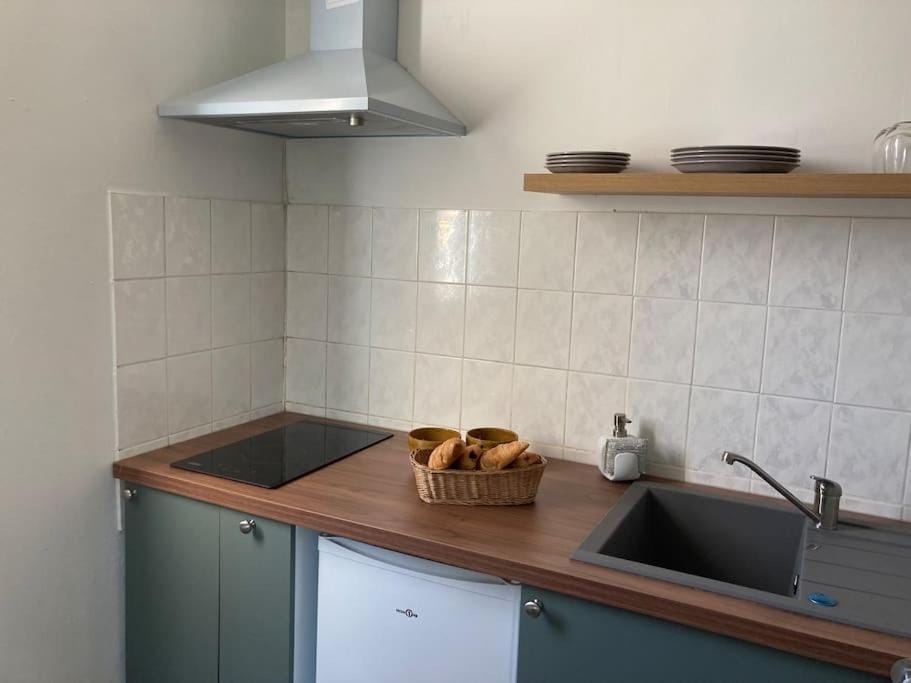 Cozy Studio with balcony and free parking Apartment in Aix-en-Provence